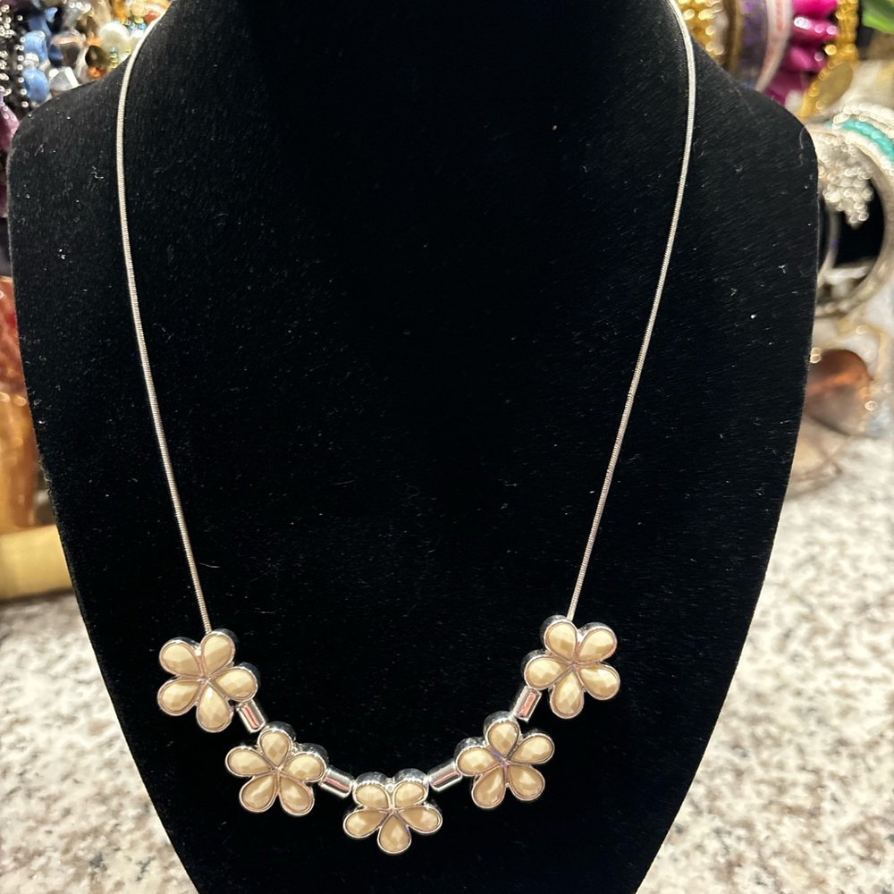Liz Claiborne Stamped White Floral Necklace